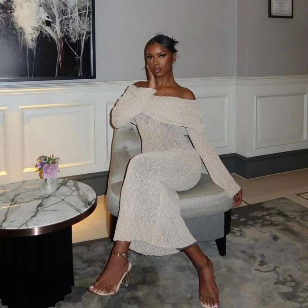 أناقة الصيف: فستان ماكسي شفاف محبوك بأكمام طويلة للنساء