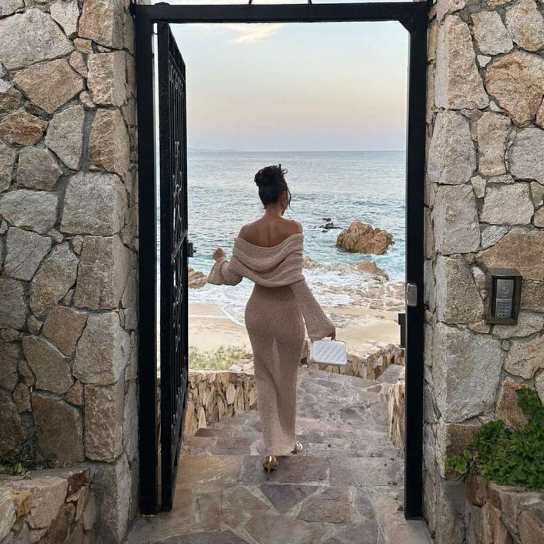 أناقة الصيف: فستان ماكسي شفاف محبوك بأكمام طويلة للنساء