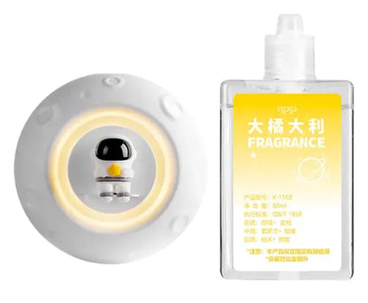 Moon Spaceman Humidifier – LED Night Light & Essential Oil Diffuser