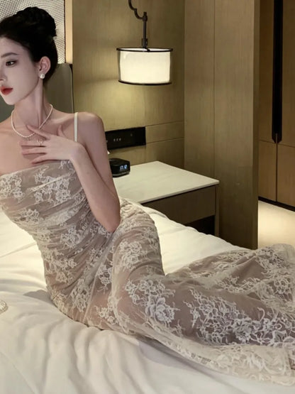 فستان ماكسي أنيق عتيق من الدانتيل بأكمام طويلة