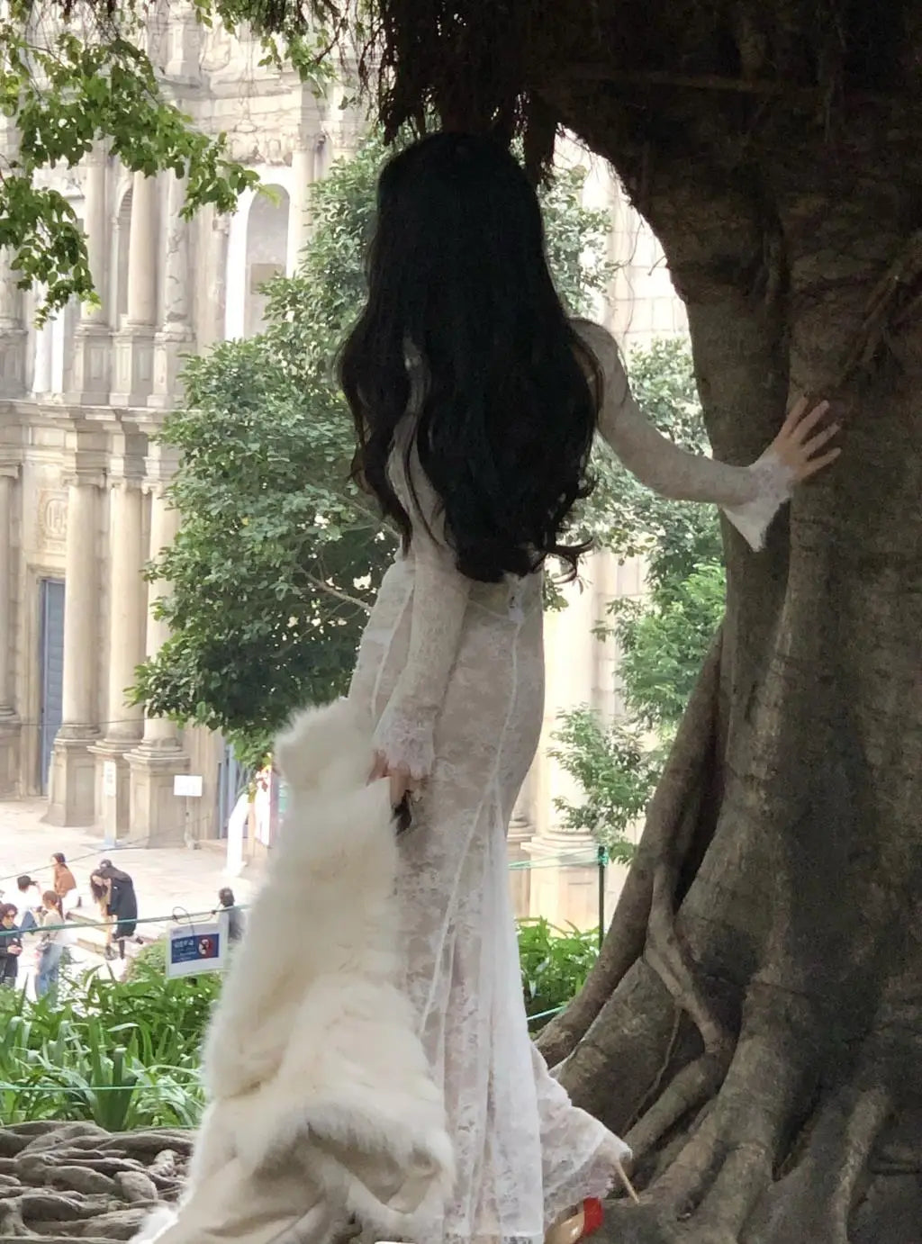 فستان ماكسي أنيق عتيق من الدانتيل بأكمام طويلة