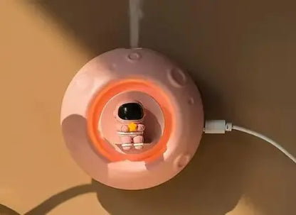 Moon Spaceman Humidifier – LED Night Light & Essential Oil Diffuser